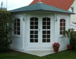 5-eck Garten Pavillon Victoria 28-B vom Kunden nachtr�glich wei� gestrichen. Den Farbanstrich, die Dachrinne und die Bitumenschindeln erhalten Sie als Zubeh�r gegen Mehrpreis.